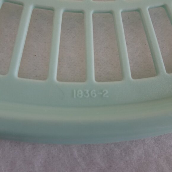 Tupperware Colander Strainer Bowl 1835-3 Flow Thru Sheer Mint Lid 1836-1 Vintage - Picture 10 of 11